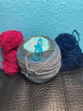 5 oz / 143 g Sparkly Yarn Bundle: Cake plus Remnants